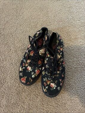 Lo pro floral vans